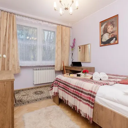 Apartamento Wlochy Family By The Airport By Renters