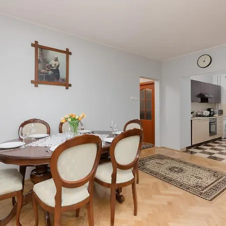 Apartamento Wlochy Family By The Airport By Renters *